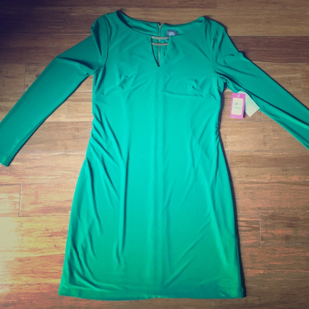 GREEN Vince Camuto shift dress